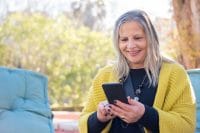 lady getting pre-qualified on her phone